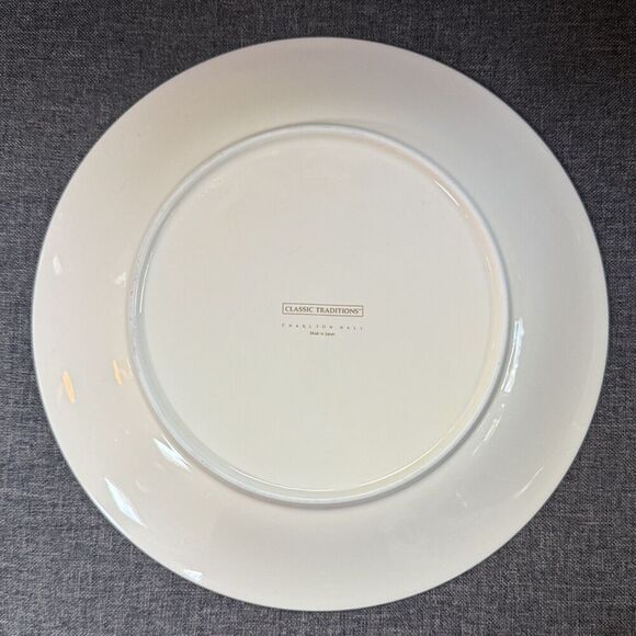 Charlton Hall by KOBE Dinner‎ Plate Christmas Holiday Red Rim White Poinsettias - Picture 2 of 3